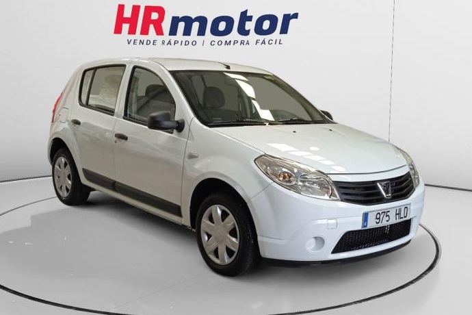 DACIA SANDERO Podium