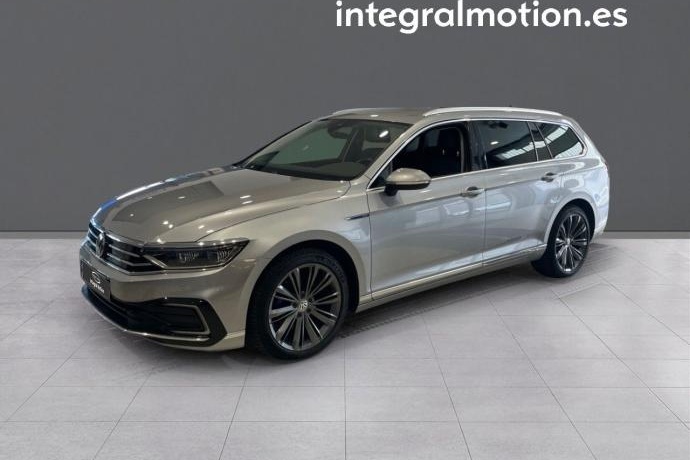 VOLKSWAGEN PASSAT Variant 1.4 TSI DSG6 GTE Business 5d