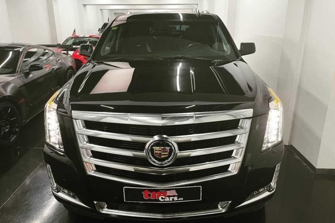 CADILLAC ESCALADE Luxury