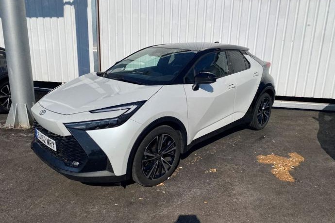 TOYOTA C-HR 2.0 220PH Premiere Edition
