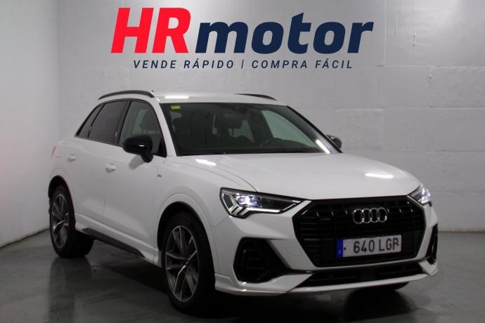 AUDI Q3 40 TFSI quattro Black line