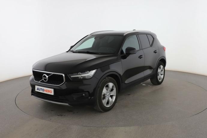 VOLVO XC40 2.0 D3 Momentum Pro 2WD