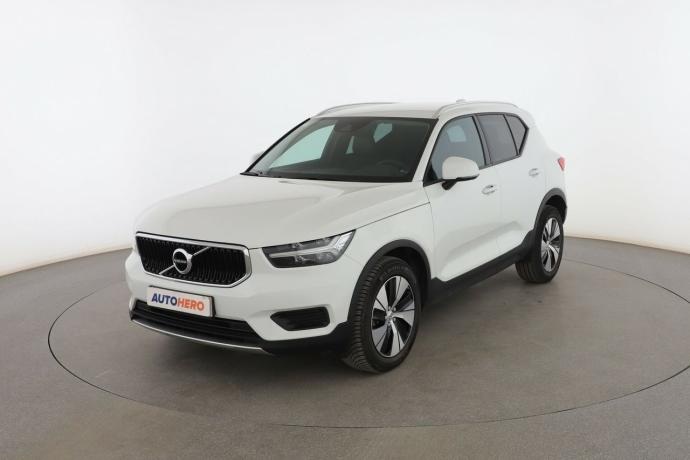 VOLVO XC40 2.0 D3 Momentum Pro 2WD