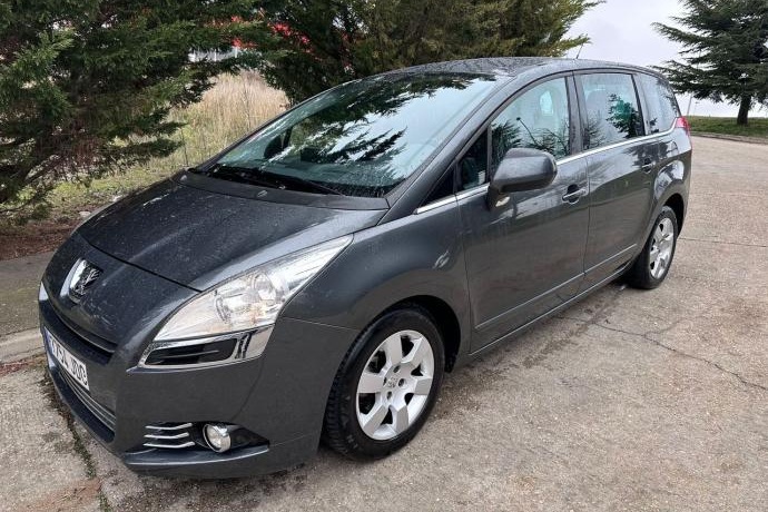 PEUGEOT 5008 1.6HDI