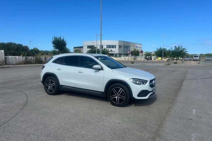 MERCEDES-BENZ GLA 250e