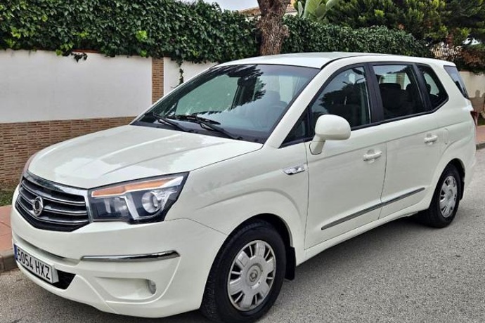 SSANGYONG RODIUS 2.0 eXdi