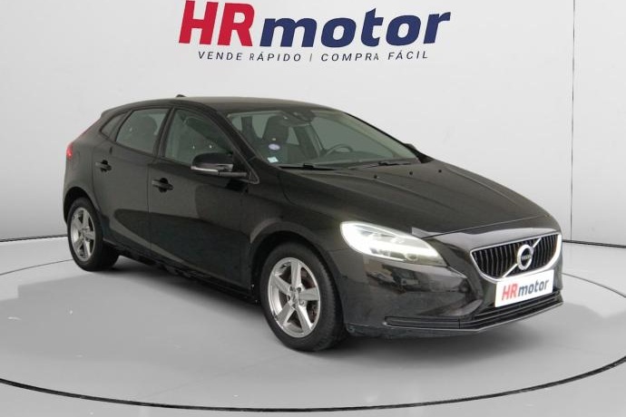 VOLVO V40 Momentum
