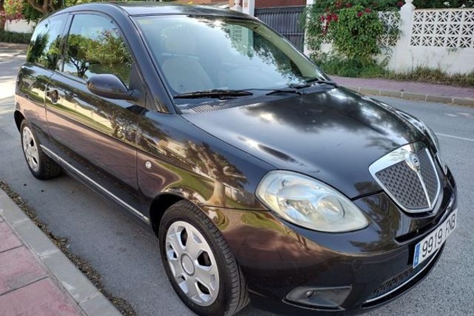LANCIA YPSILON 1.3 JTD 90CV Platino