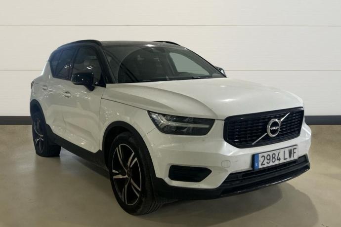 VOLVO XC40 1.5 T2 R-DESIGN AUTO 129 5P