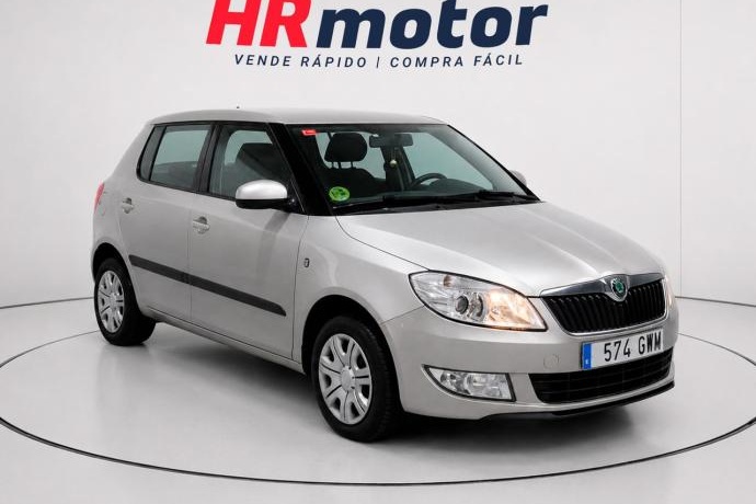 SKODA FABIA 1.6 TDI Young 66 kW (90 CV)