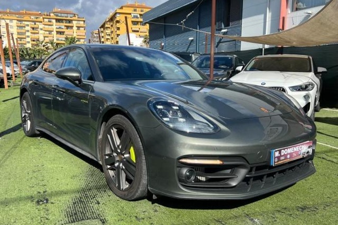 PORSCHE PANAMERA 4 E-Hybrid Sport Turismo 10 Years Edition