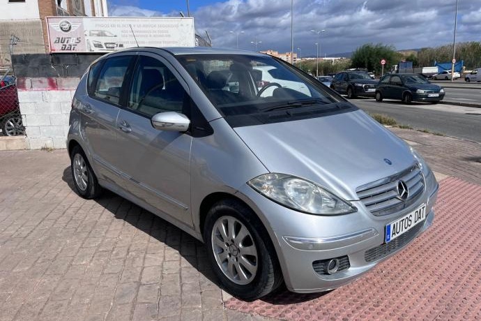 MERCEDES-BENZ A 180CDI