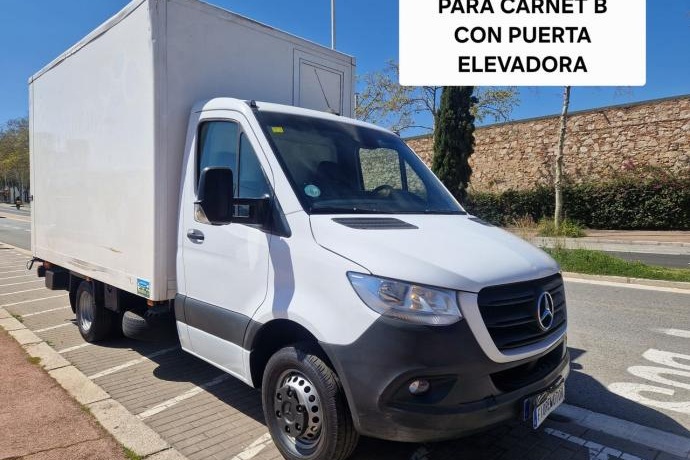 MERCEDES-BENZ SPRINTER 516 LARGO  CON PUERTA ELEVADORA  3.5 T