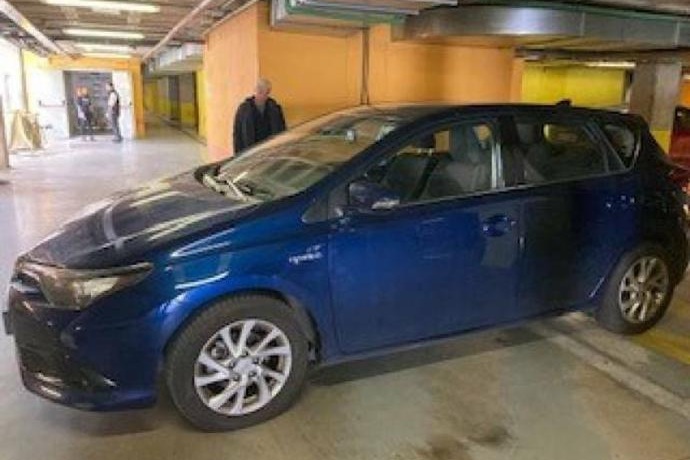TOYOTA AURIS 1.8 Hybrid Active 100 kW (136 CV)