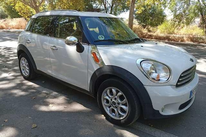 MINI COUNTRYMAN One D 66 kW (90 CV)