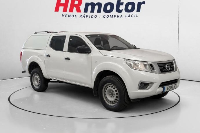 NISSAN NAVARA Visia Double Cab 4x4