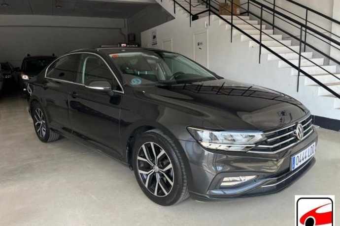 VOLKSWAGEN PASSAT Executive 1.6 TDI 88 kW (120 CV) DSG 7 vel.