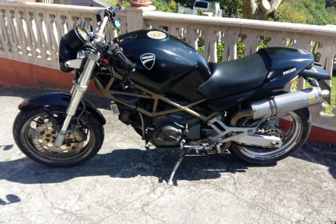 DUCATI MONSTER 750