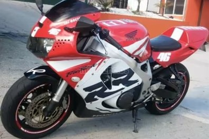 HONDA CBR 900 RR