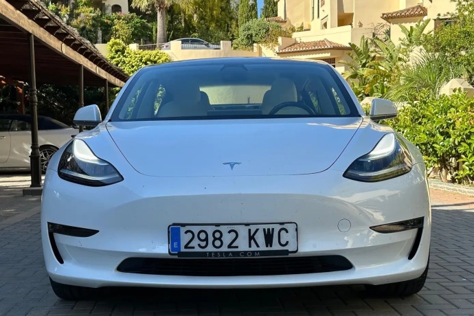 TESLA MODEL 3 Performance AWD