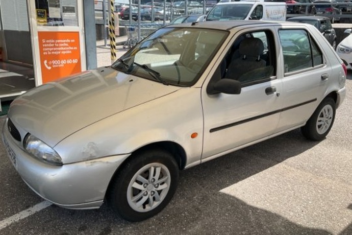 FORD FIESTA 1.8 D SURF